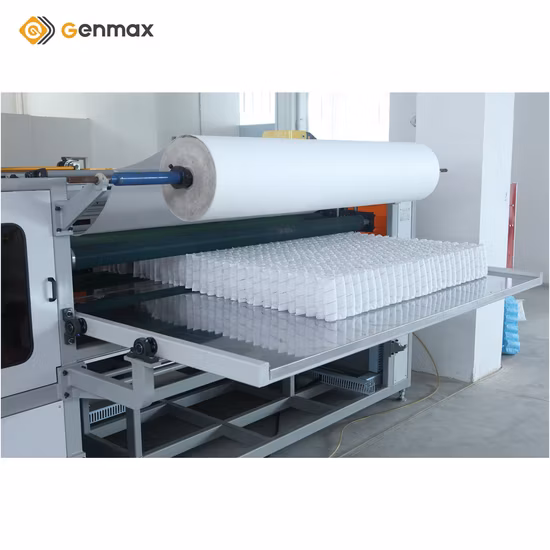 Macchina automatica per l'assemblaggio di materassi a molle insacchettate